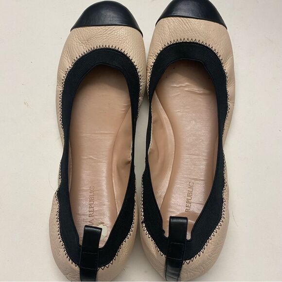 Banana Republic leather tan black cap toe classic Ballet Flats comfort shoes 9.5 - Picture 2 of 9